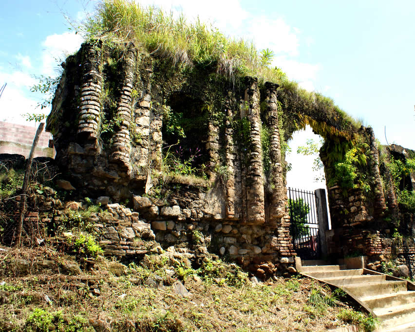 Atrio iglesia colonial de Guaymango