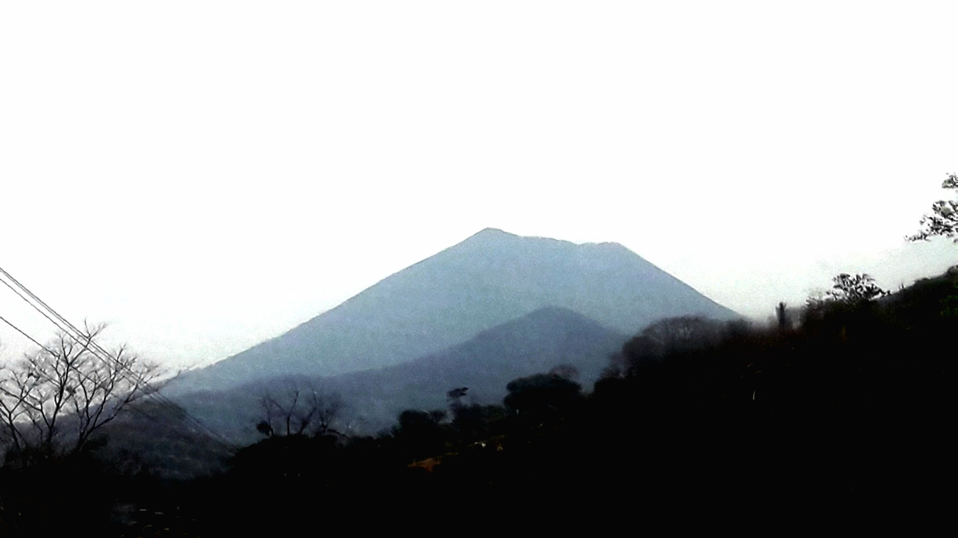 Volcan de San Miguel visto desde la Carretera Panamericana en e…