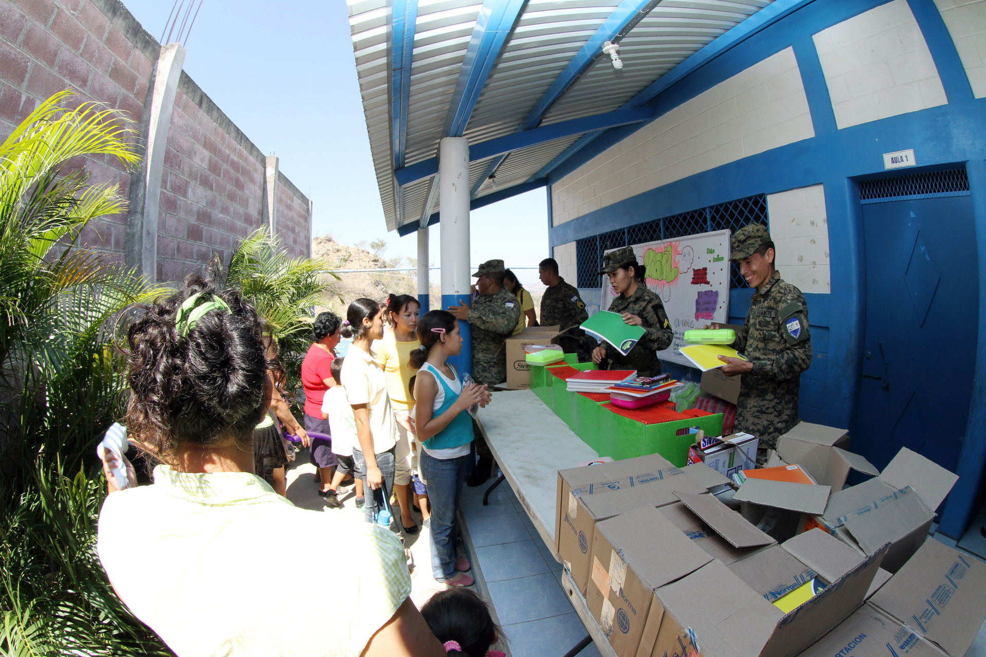 Salvadoran soldiers assigned to the 2nd Infantry Battalion hand…