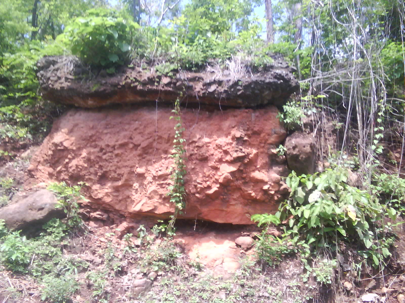 FORMACION ROCOSA EN ROSARIO DE MORA