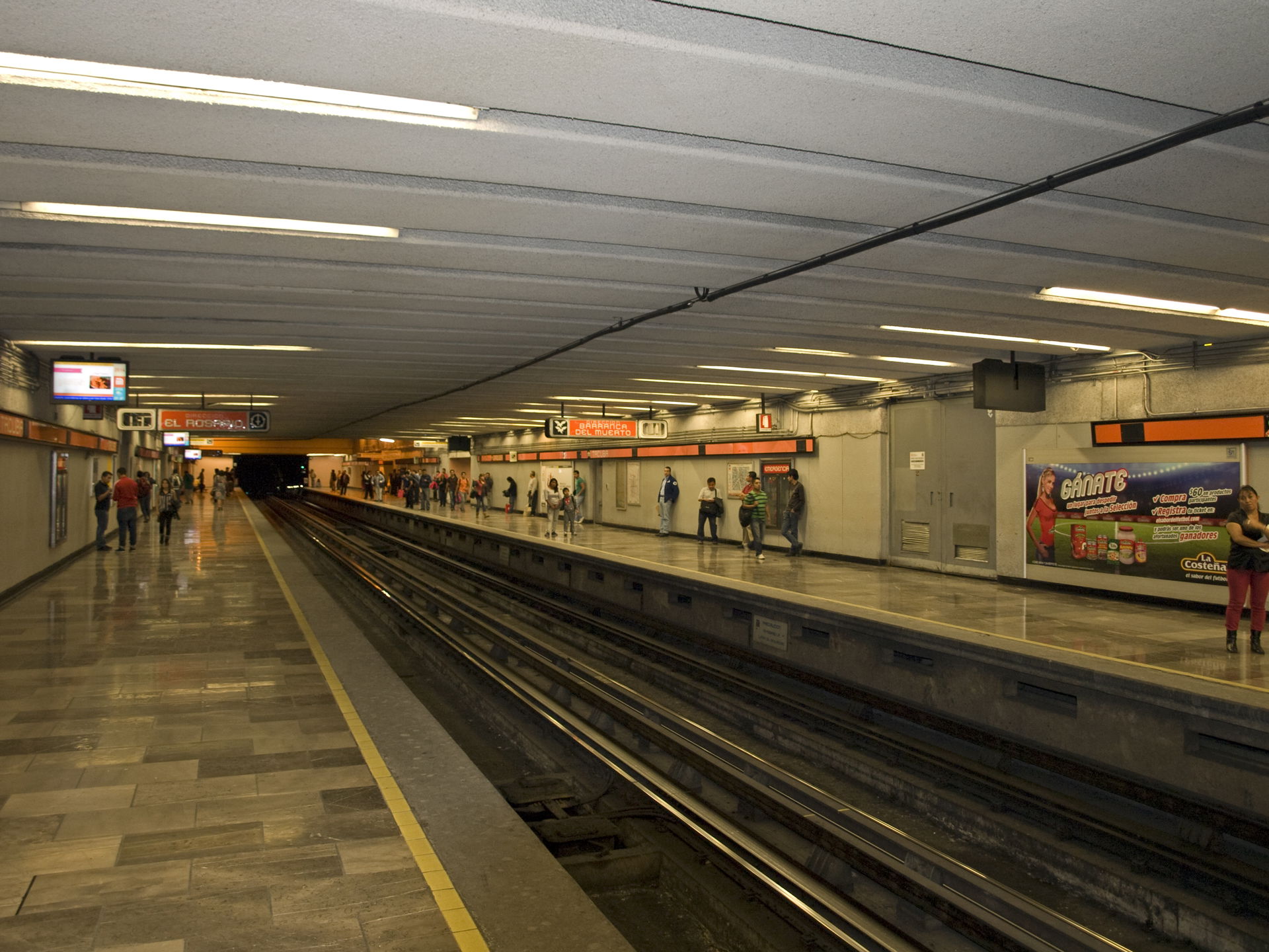 Platforms, Metro Tacuba, Line 7, Mexico City