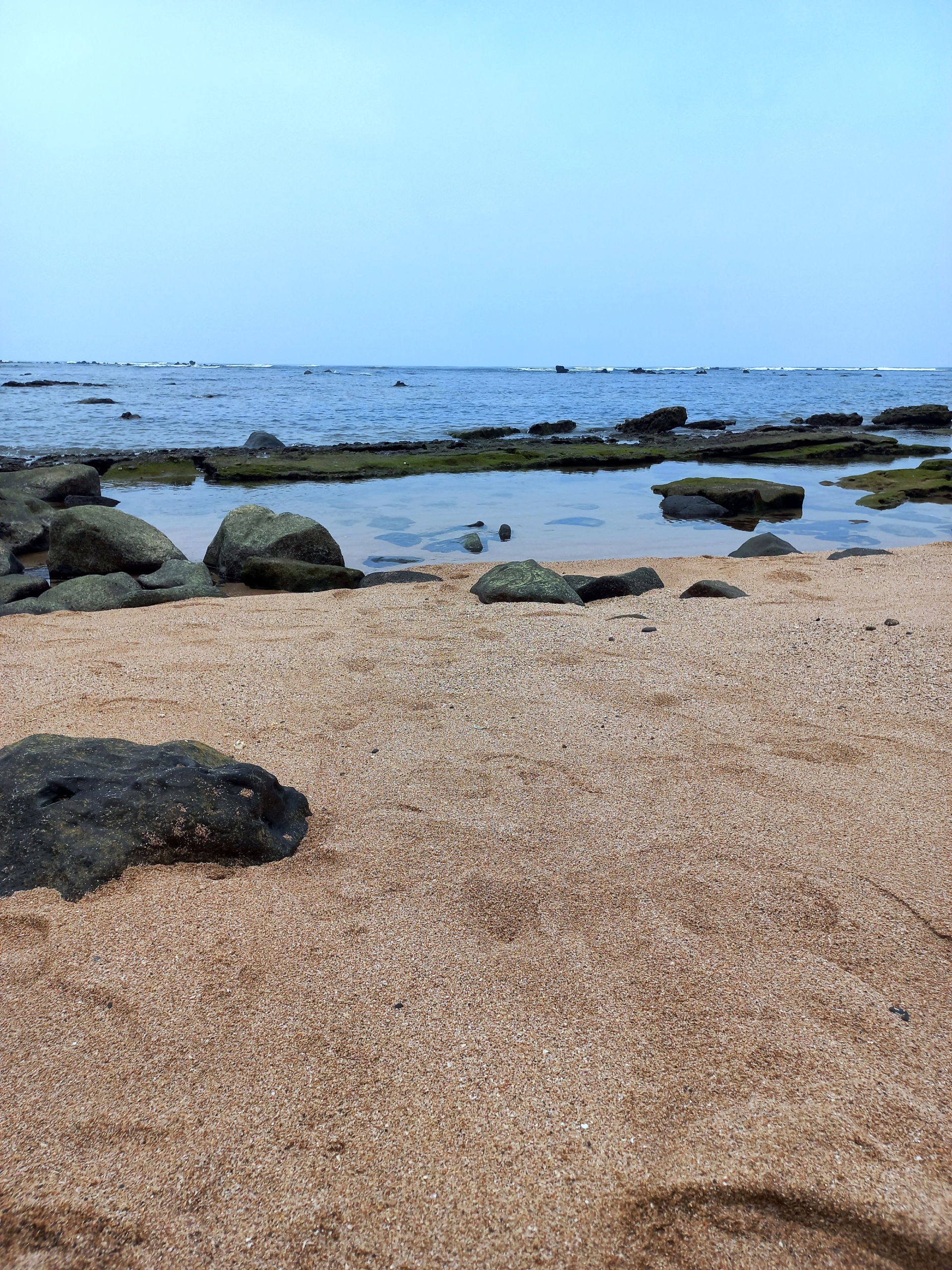 Es una playa localizada en Sonsonate y cuenta con arena a parti…