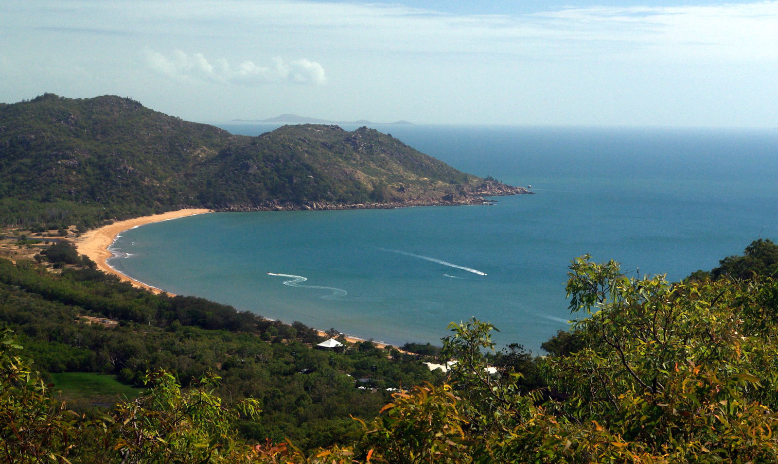 Horseshoe Bay, on Magnetic Island, viewed from top of Forts Wal…