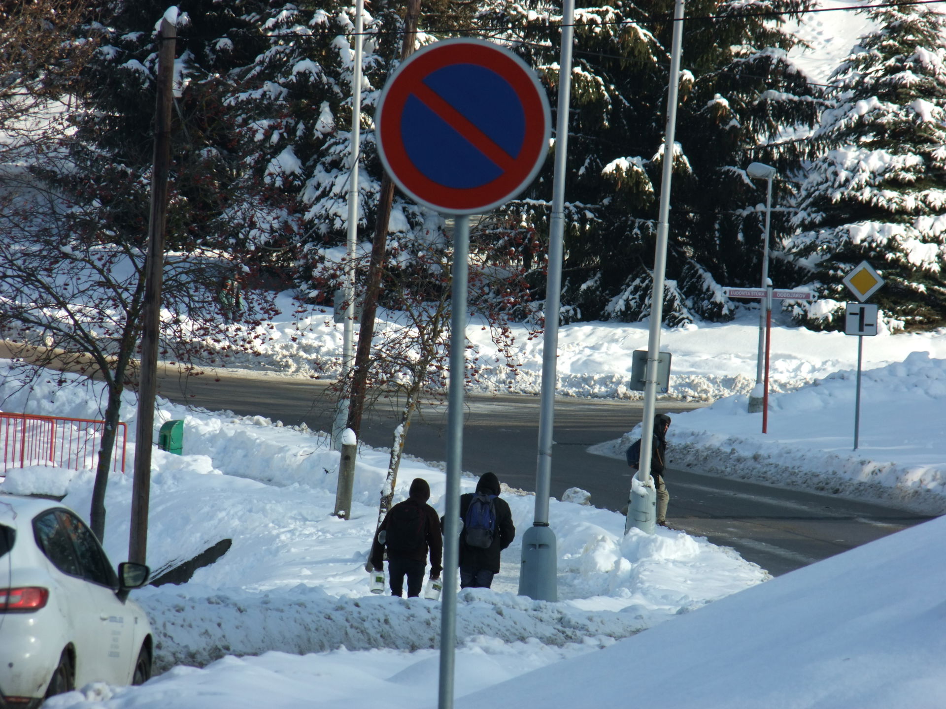 Snow in Dolný Kubín. Dukelských Hrdinov Street, the Brezovec ho…
