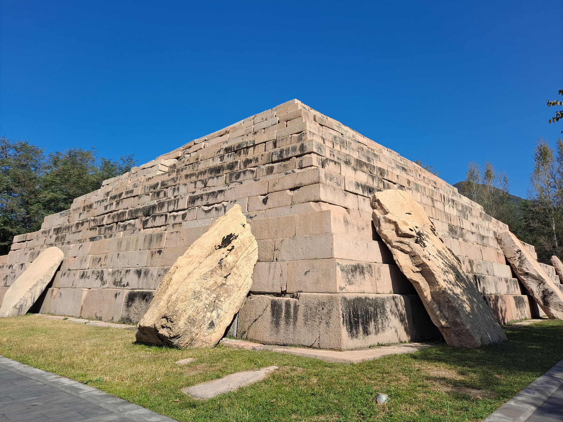 Tomb of King Jangsu