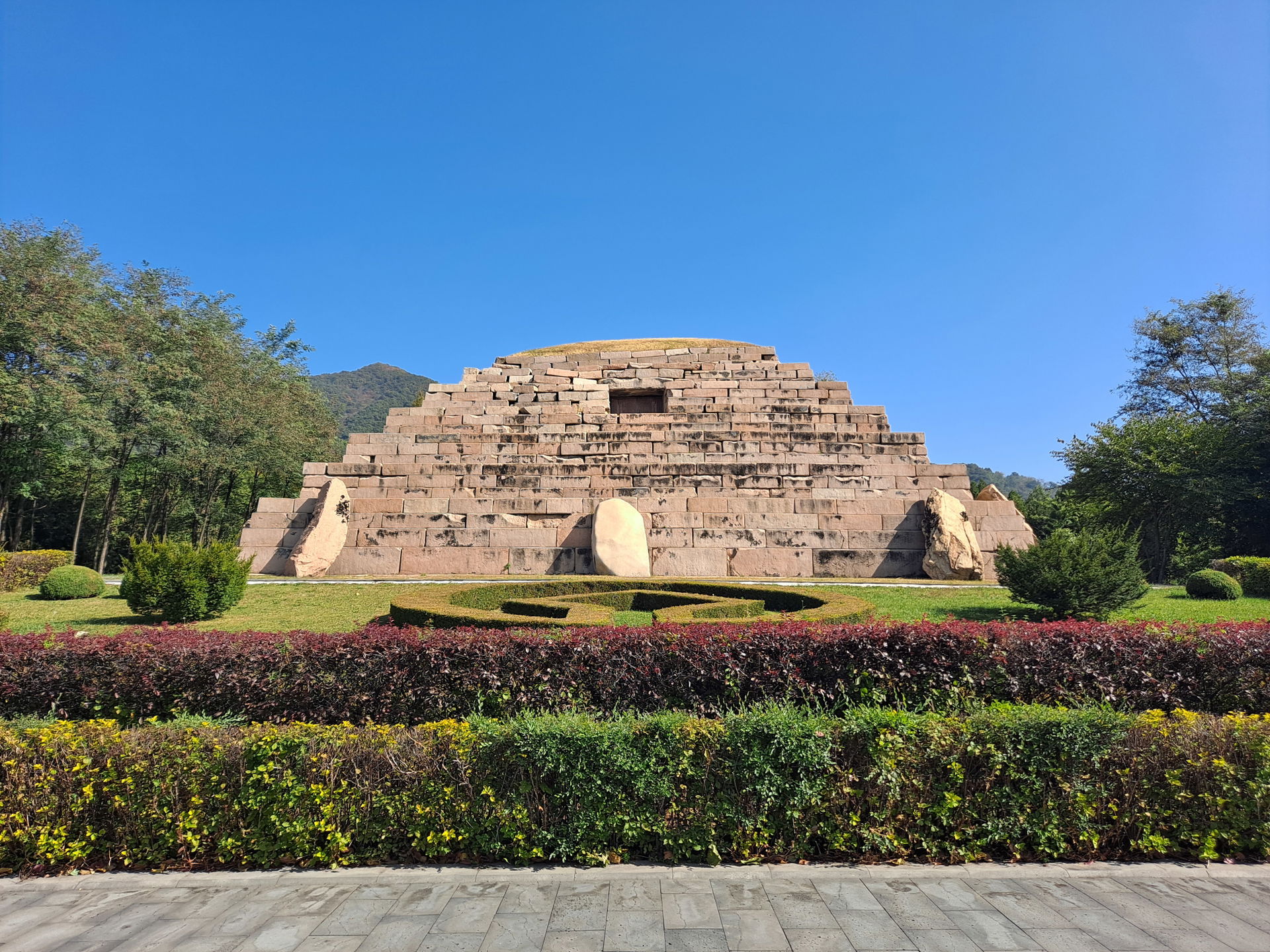 Tomb of King Jangsu