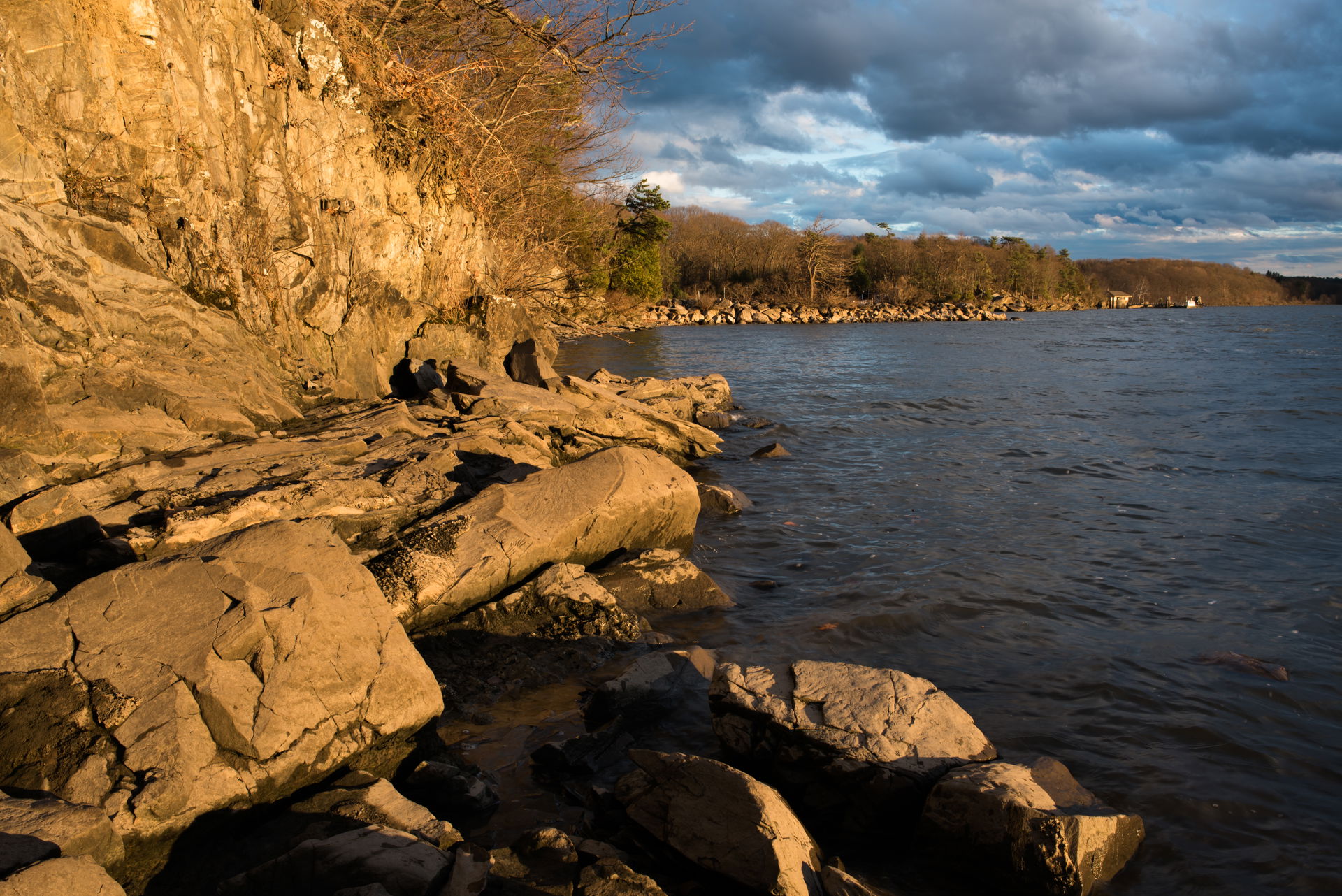 The eastern bank of the Hudson River at Margaret Lewis Norrie S…