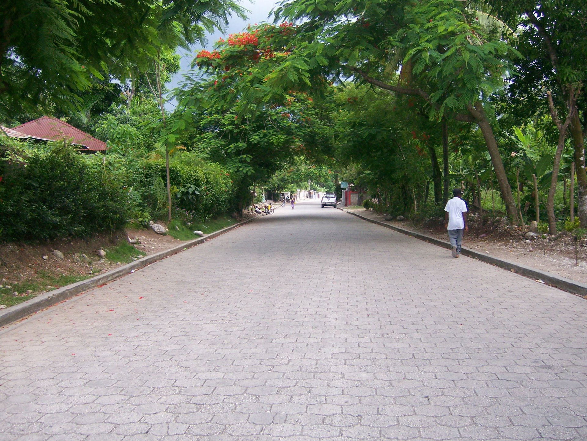 Camp-Perrin - (Adoken Route ka Bwet)