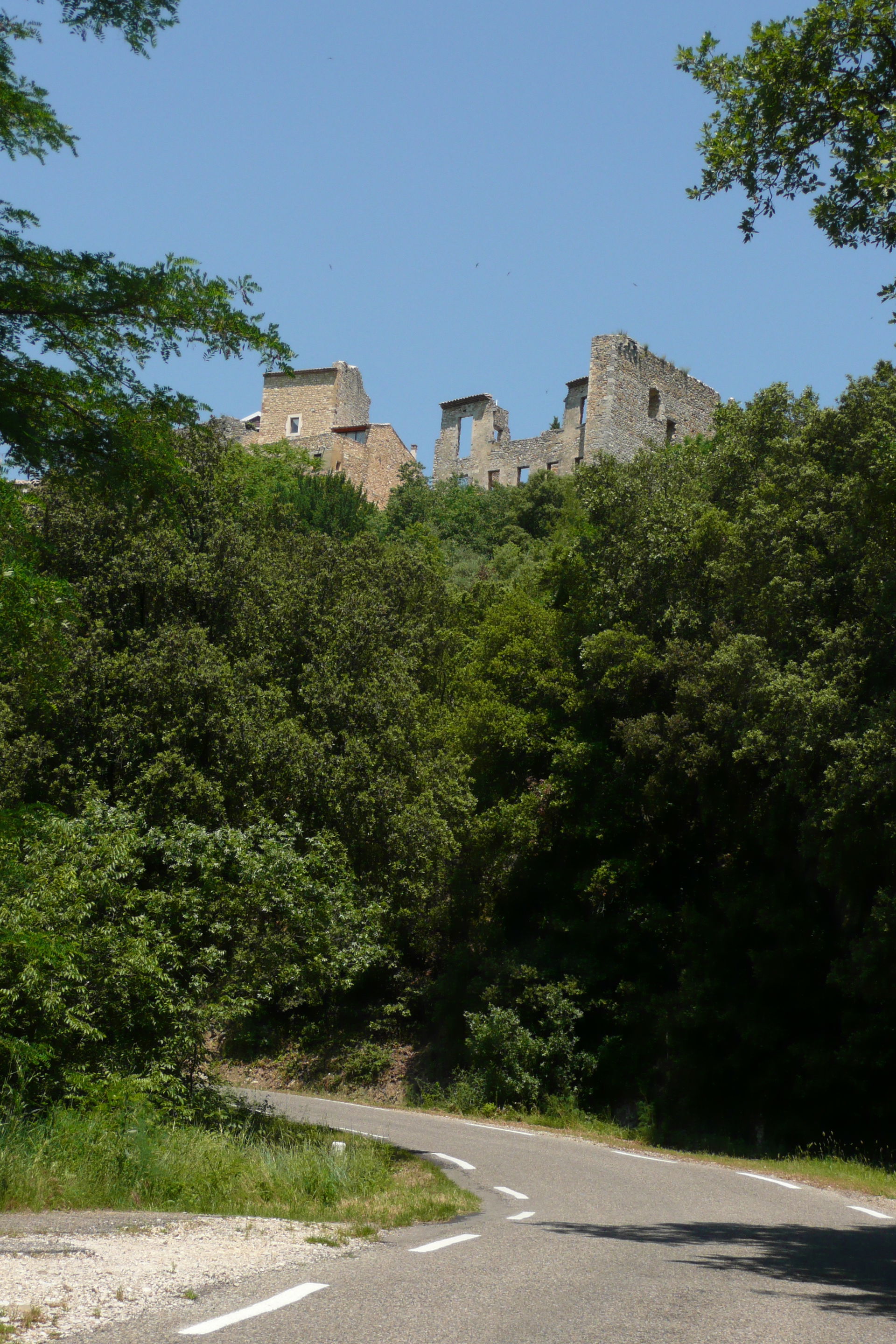 Ruine à Cornillon.