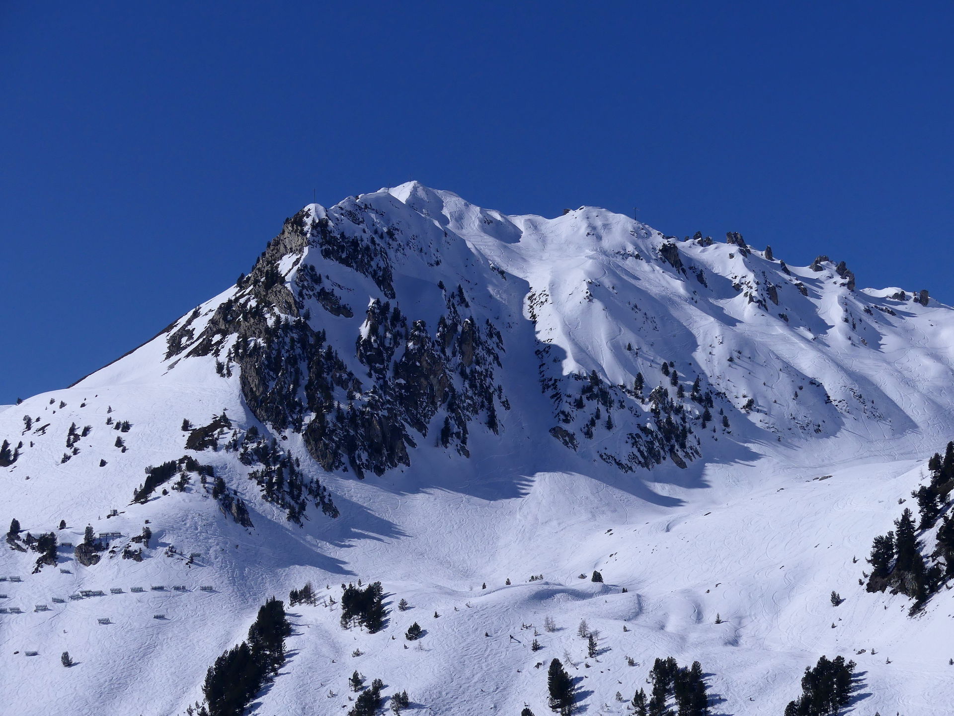 Sight, in winter from the east, of Pointe du Petit Fond Blanc m…