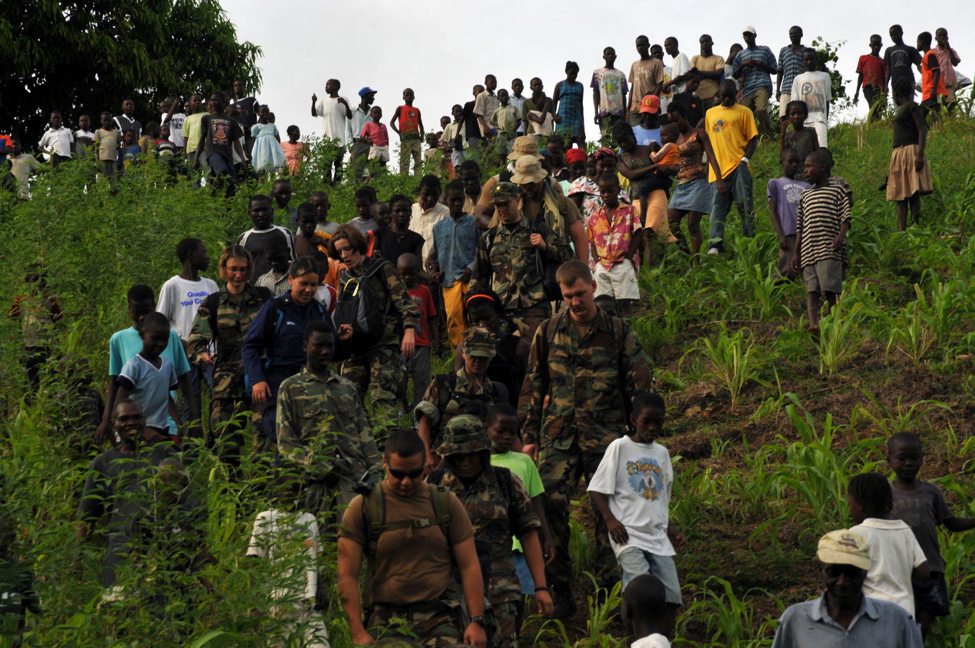 GROS MORNE, Haiti (September 24, 2008) Personnel from the amphi…