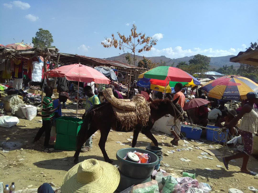 Marché Communautaire de Fonbrun situé à Ranthionnoby Commune de…