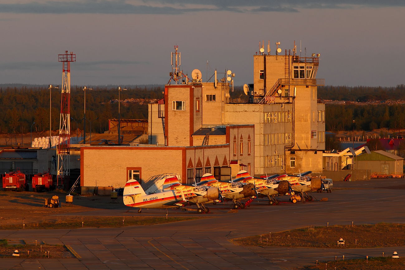 Naryan-Mar Airport at 01:00 (1am in the morning)