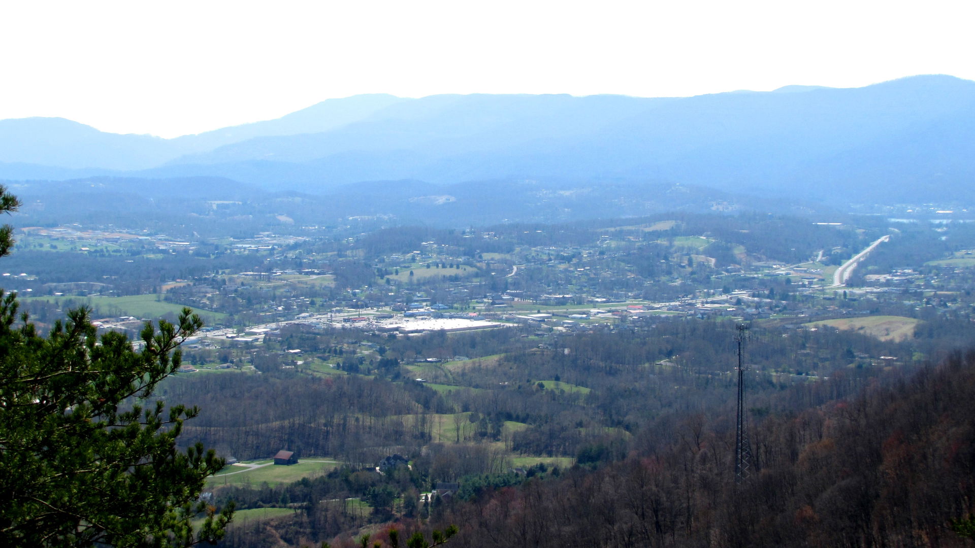 Jacksboro, Tennessee, USA, viewed from the Cumberland Trail ato…