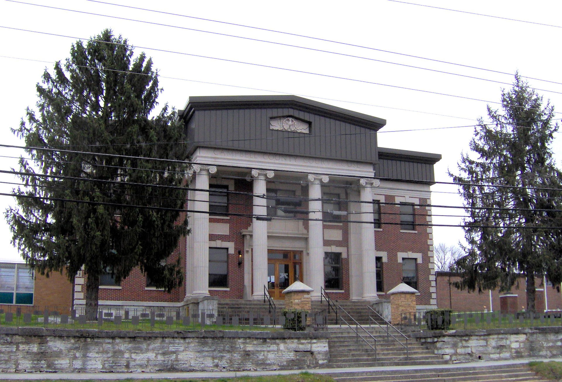 The Campbell County Courthouse in Jacksboro, Tennessee, in the …