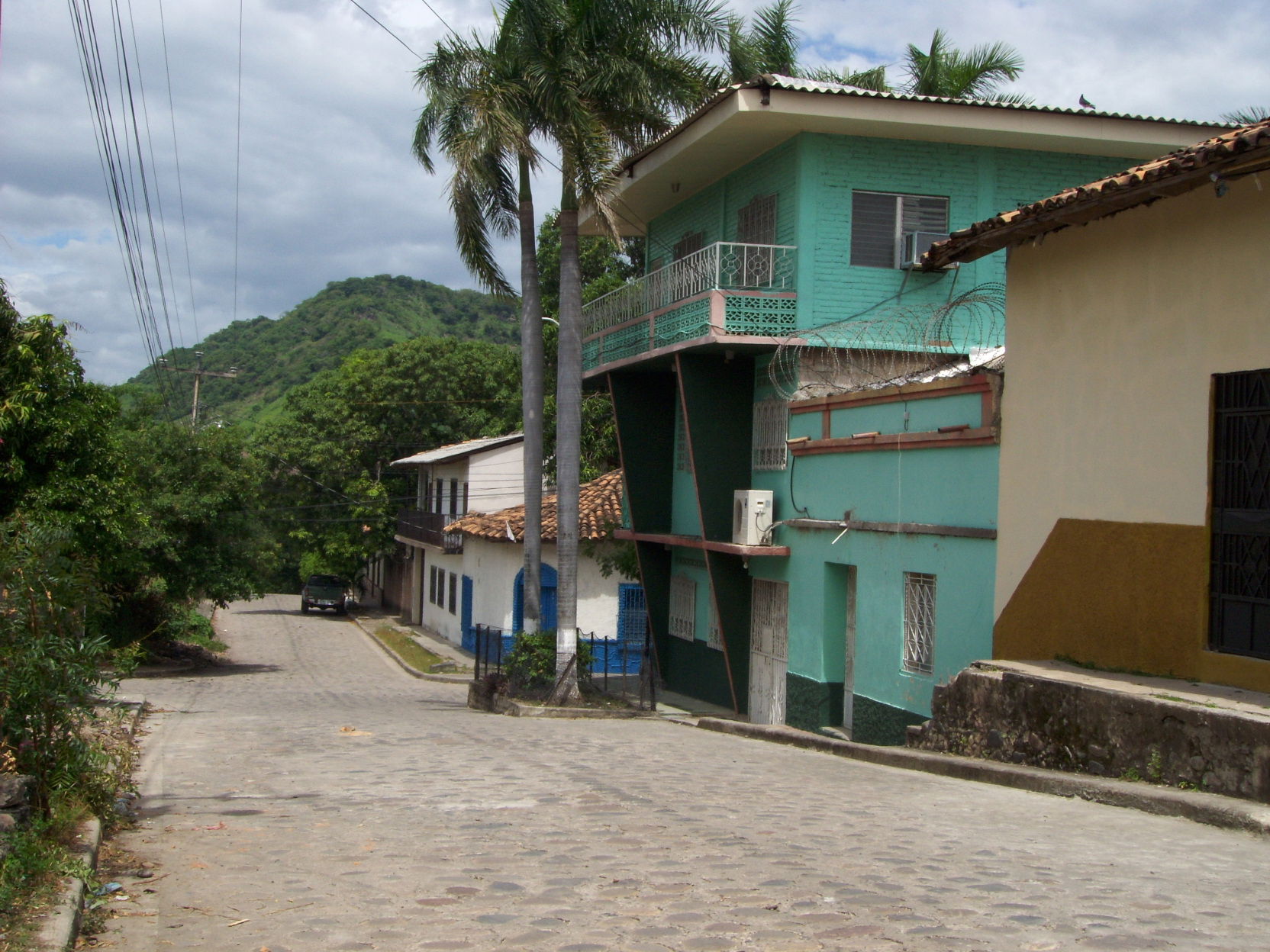 Houses and typical street in Nacaome, a municipality in the Hon…