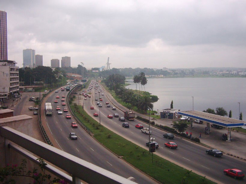 Road along Ébrié Lagoon in Plateau District, Abidjan, Côte d'Iv…