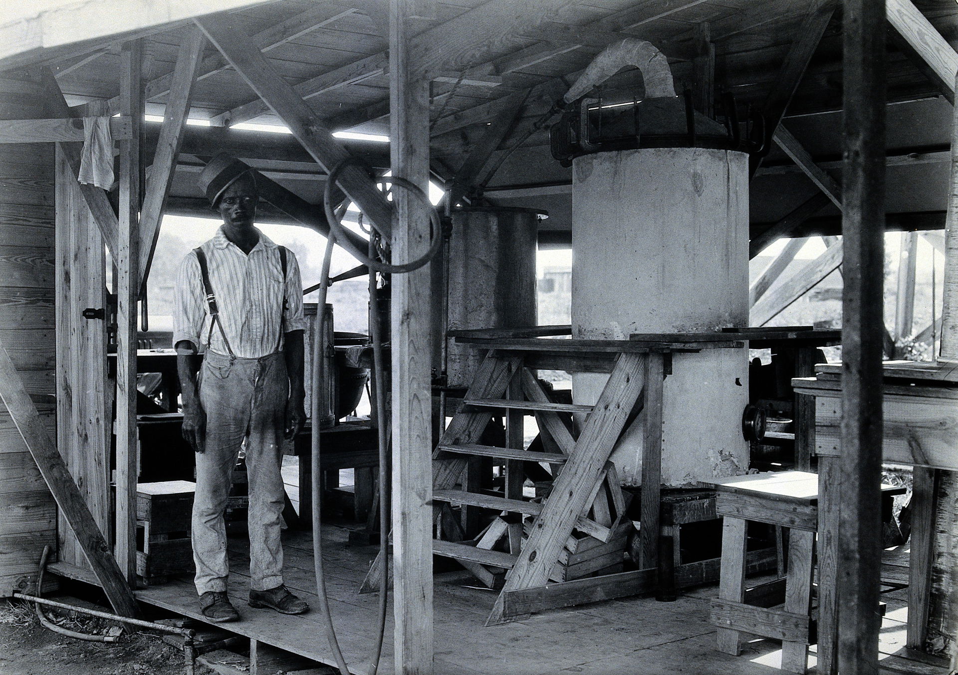 Tallulah laboratory, La., with one of the attendants. Photograp…