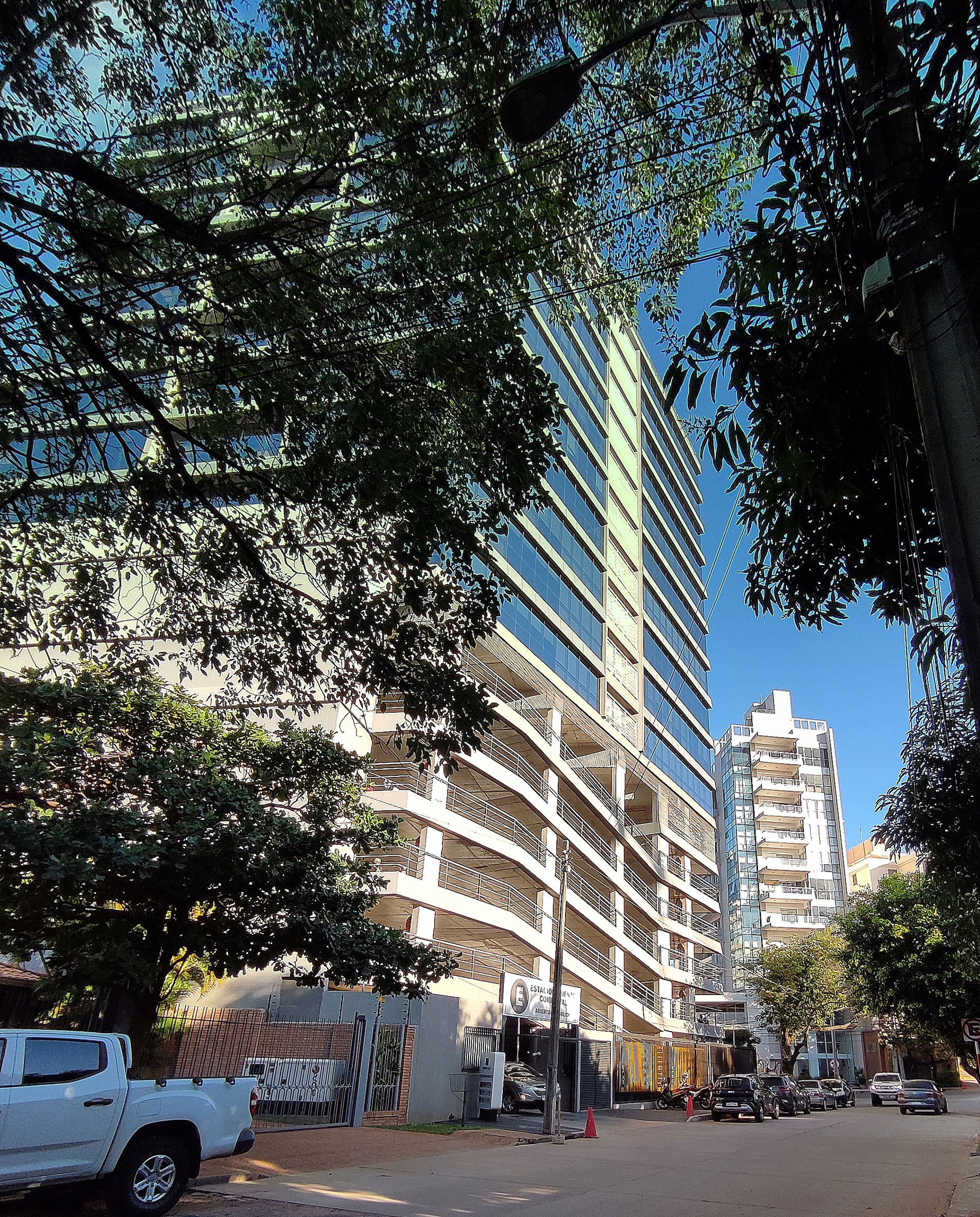 Juan Max Boettner street, Park Plaza building in Las Lomas neig…