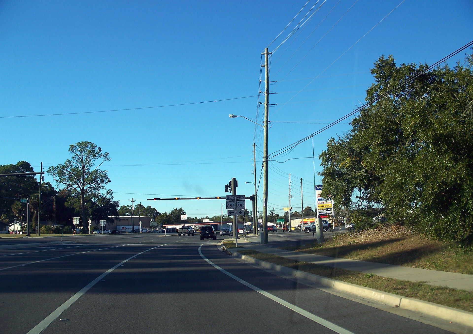 Niceville, Florida: SR 85/SR 397 intersection, looking north