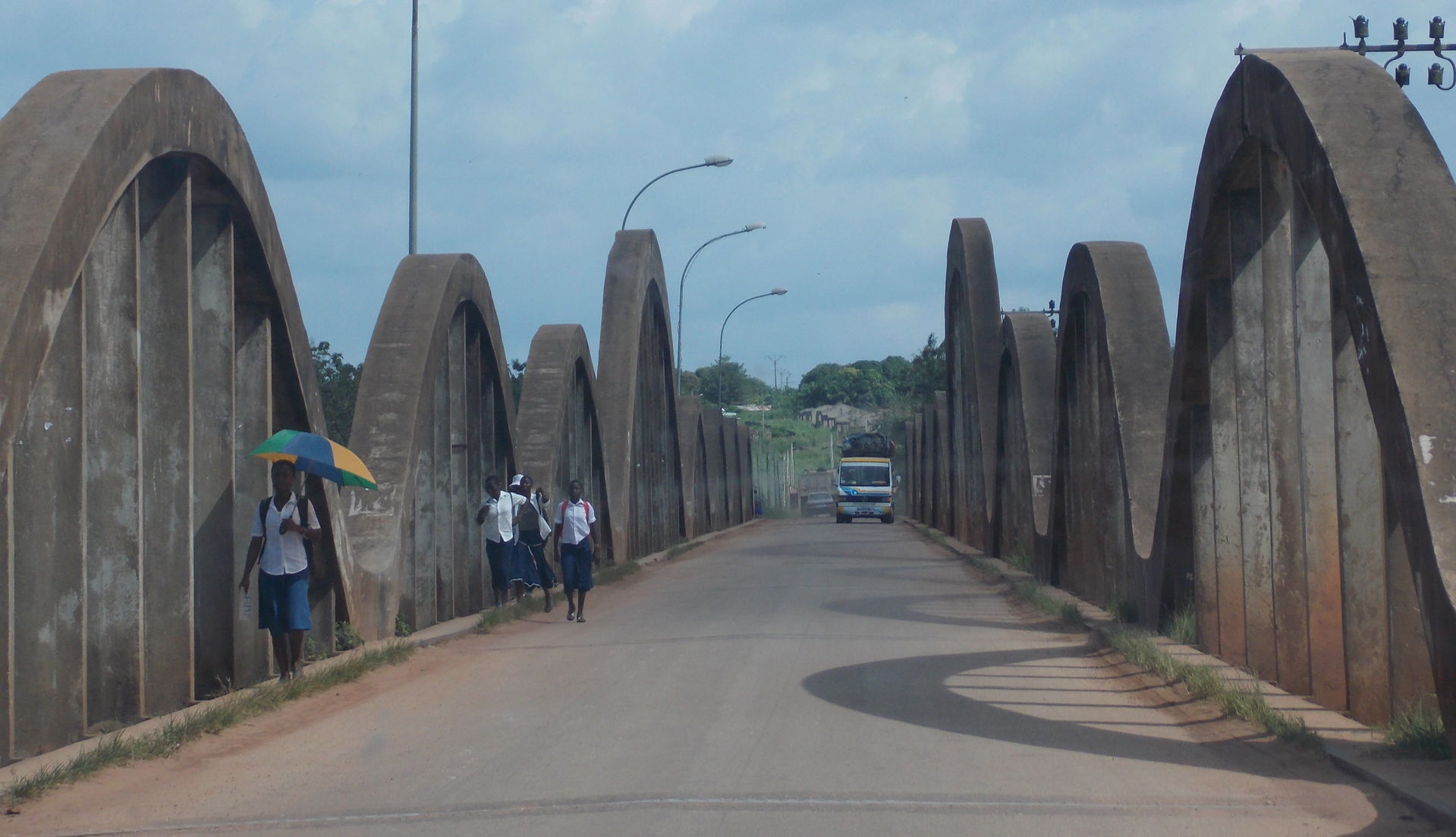 Le pont de Tiassalé a été construit en 1934. Il a une longueur …