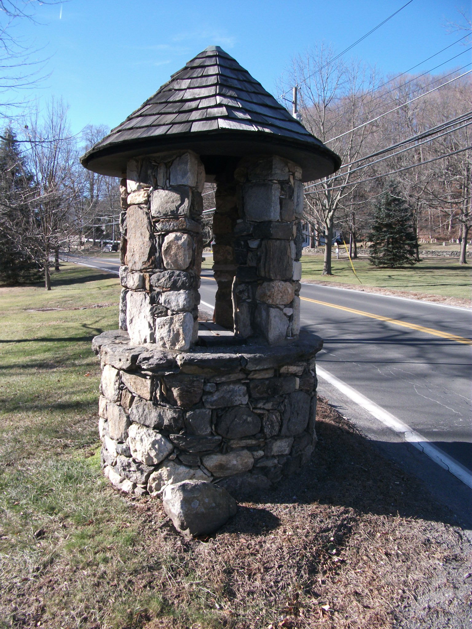 Well in the Bedford Village Historic District