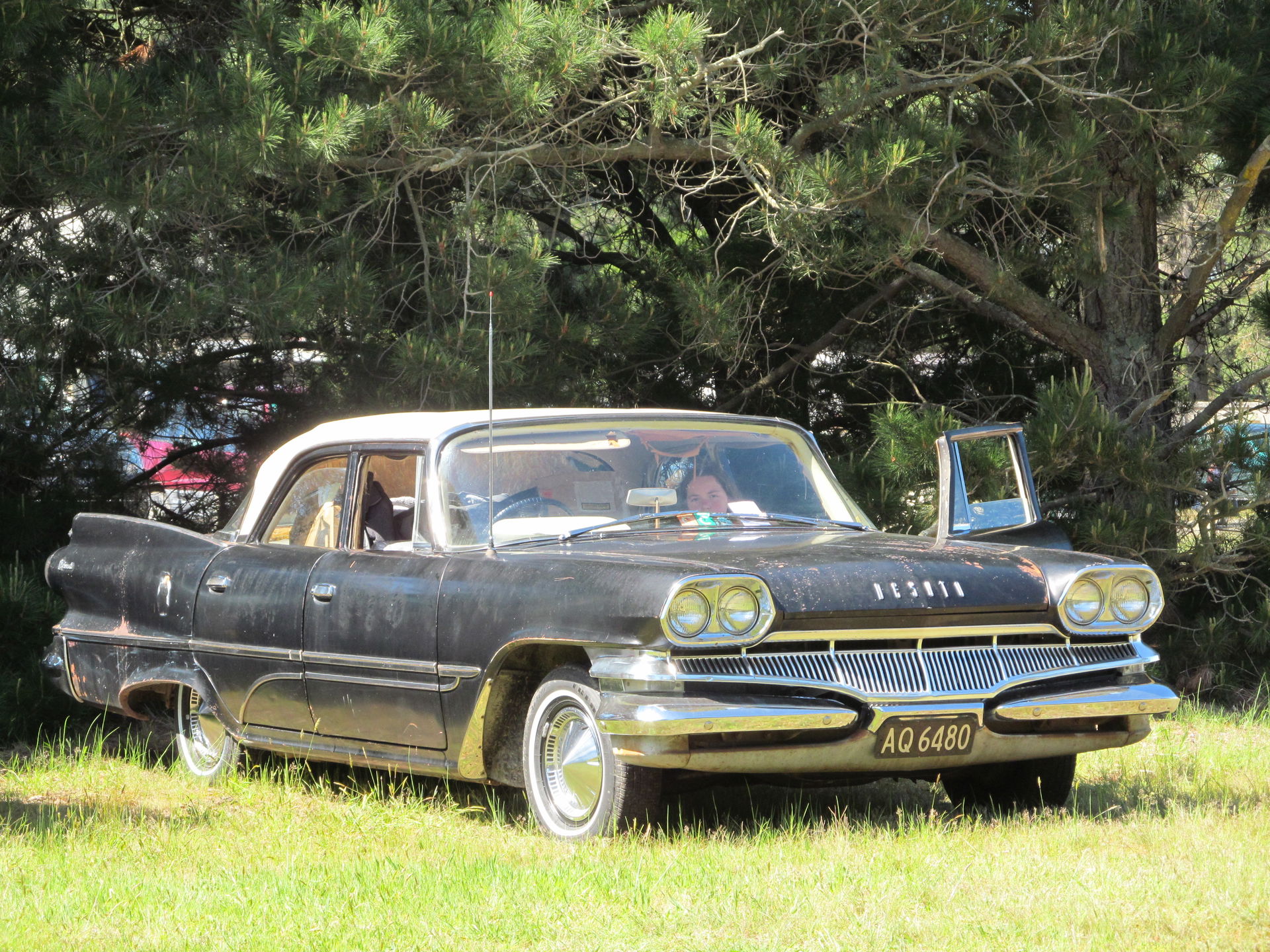1960 De Soto Diplomat.
And yes, the girl did see me. A bit un…