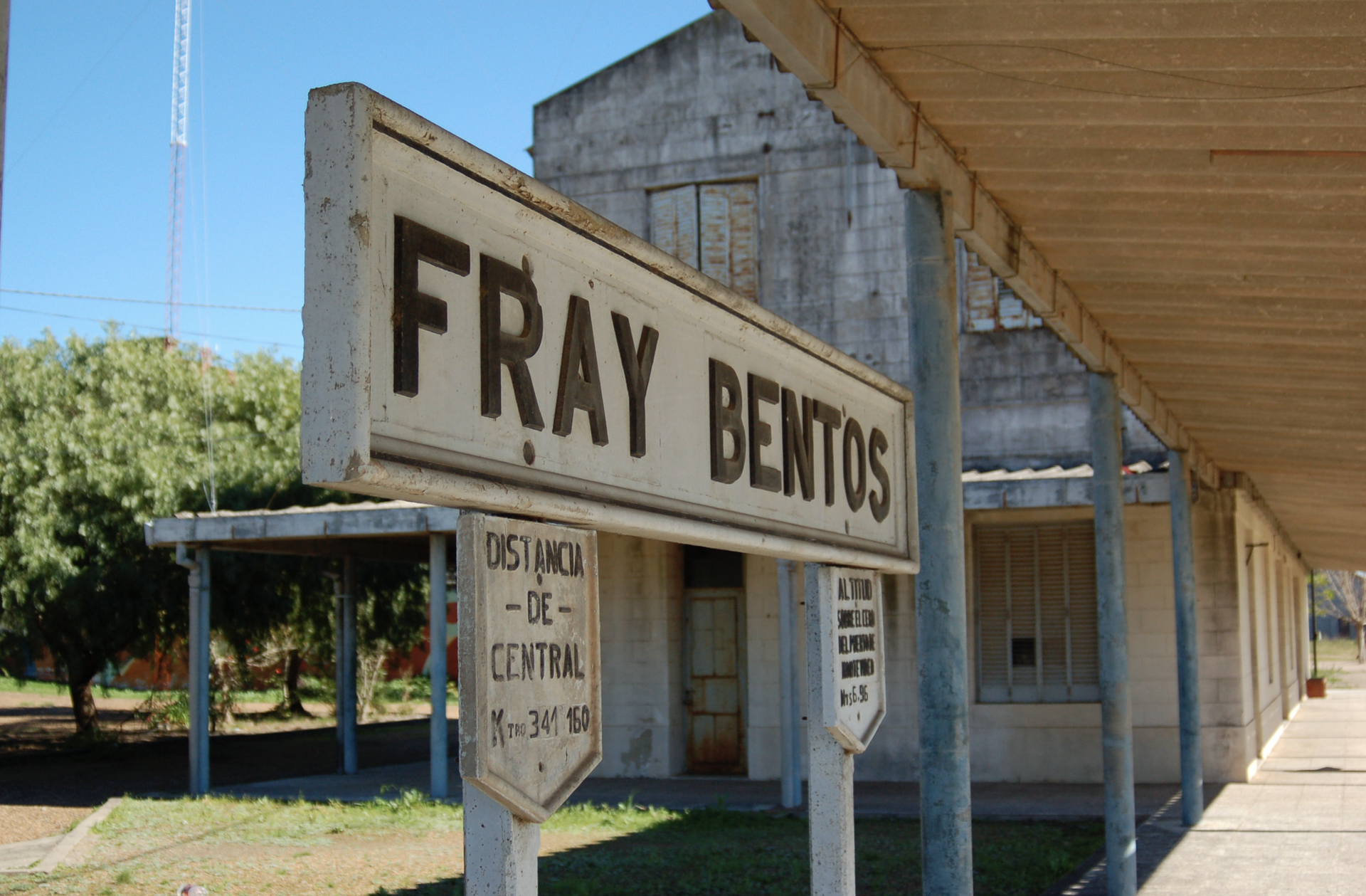 Fray Bentos Train Station