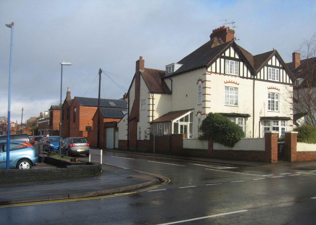 Upper Grove Street / Warwick Place