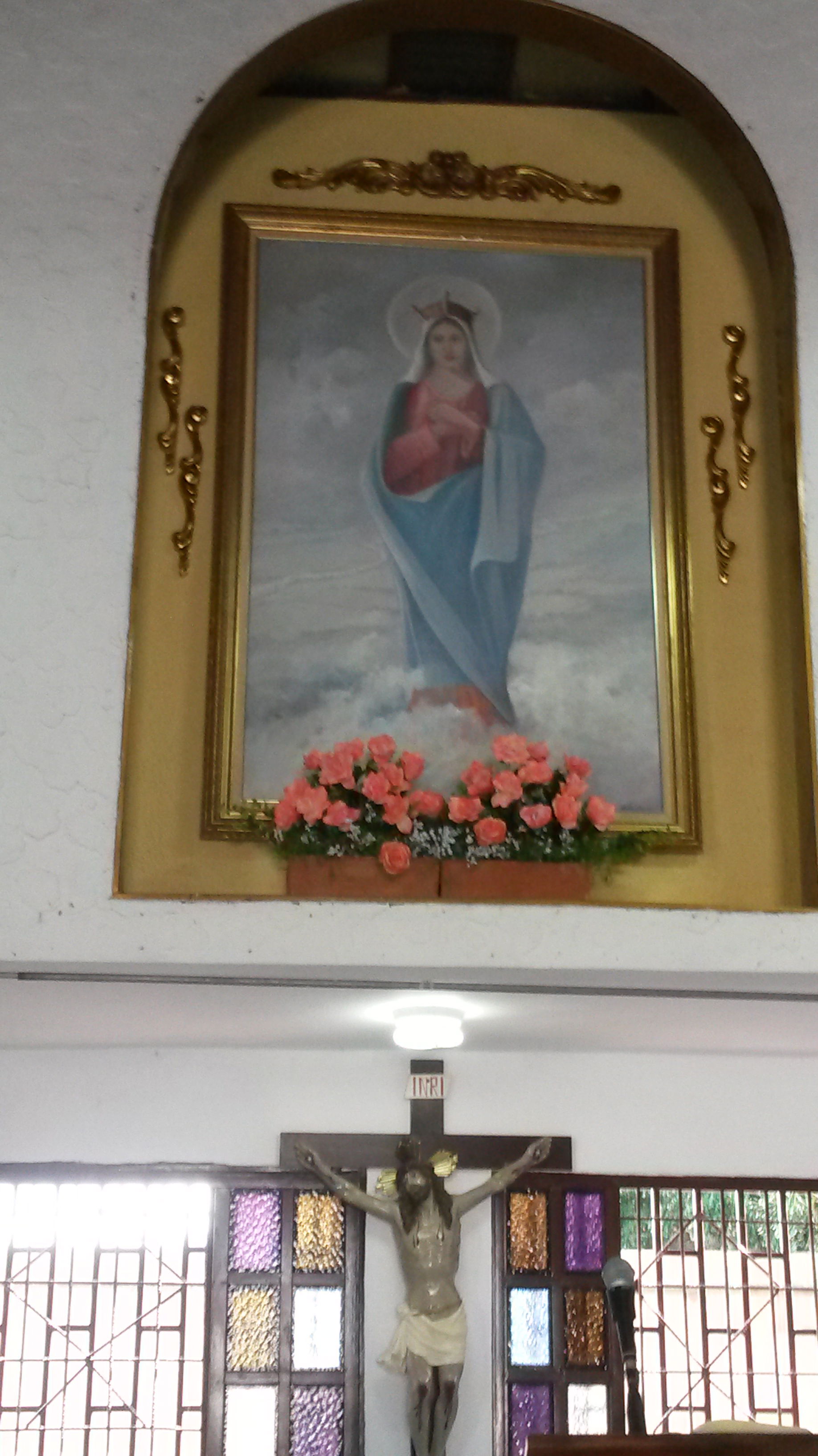 Pintura de la virgen emblemática de la iglesia