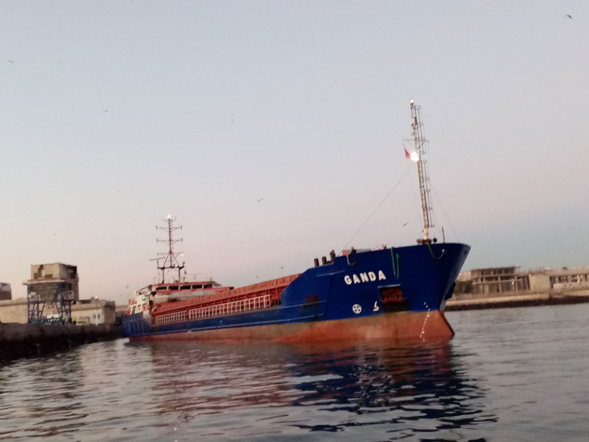 Navire GANDA en manoeuvre au port de Casablanca - Morocco -
IMO…