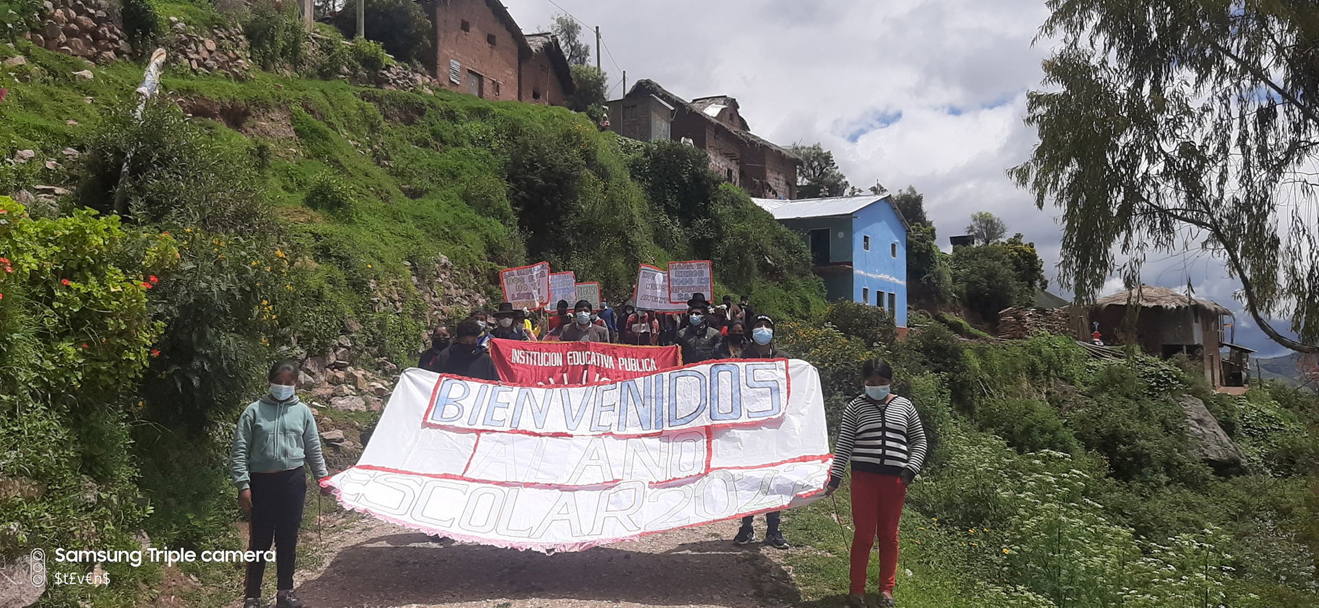 alumnos en la pasacalle