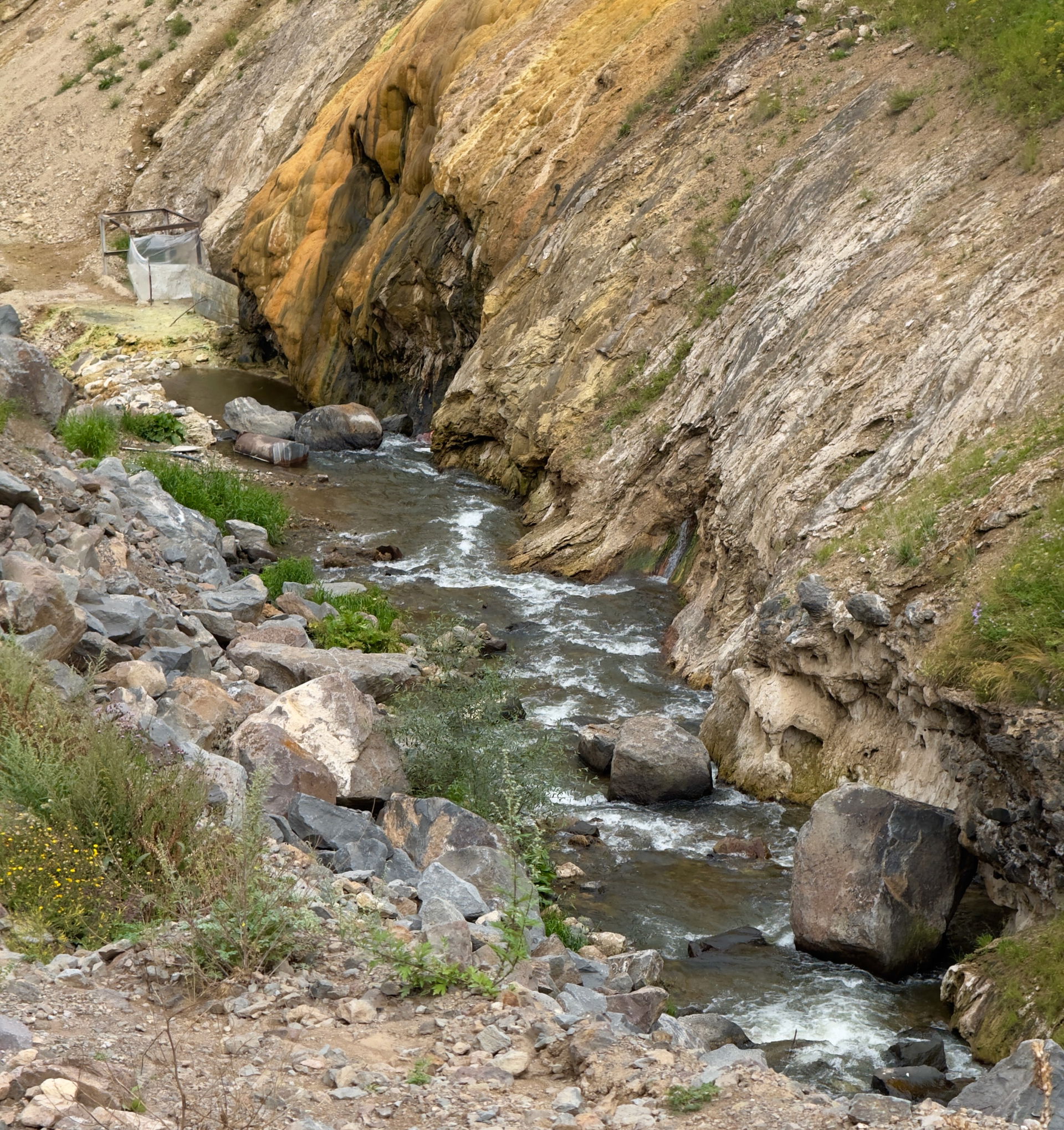 Tərtər (Tartar; Tartarchay) river near İstisu town in Kəlbəcər …