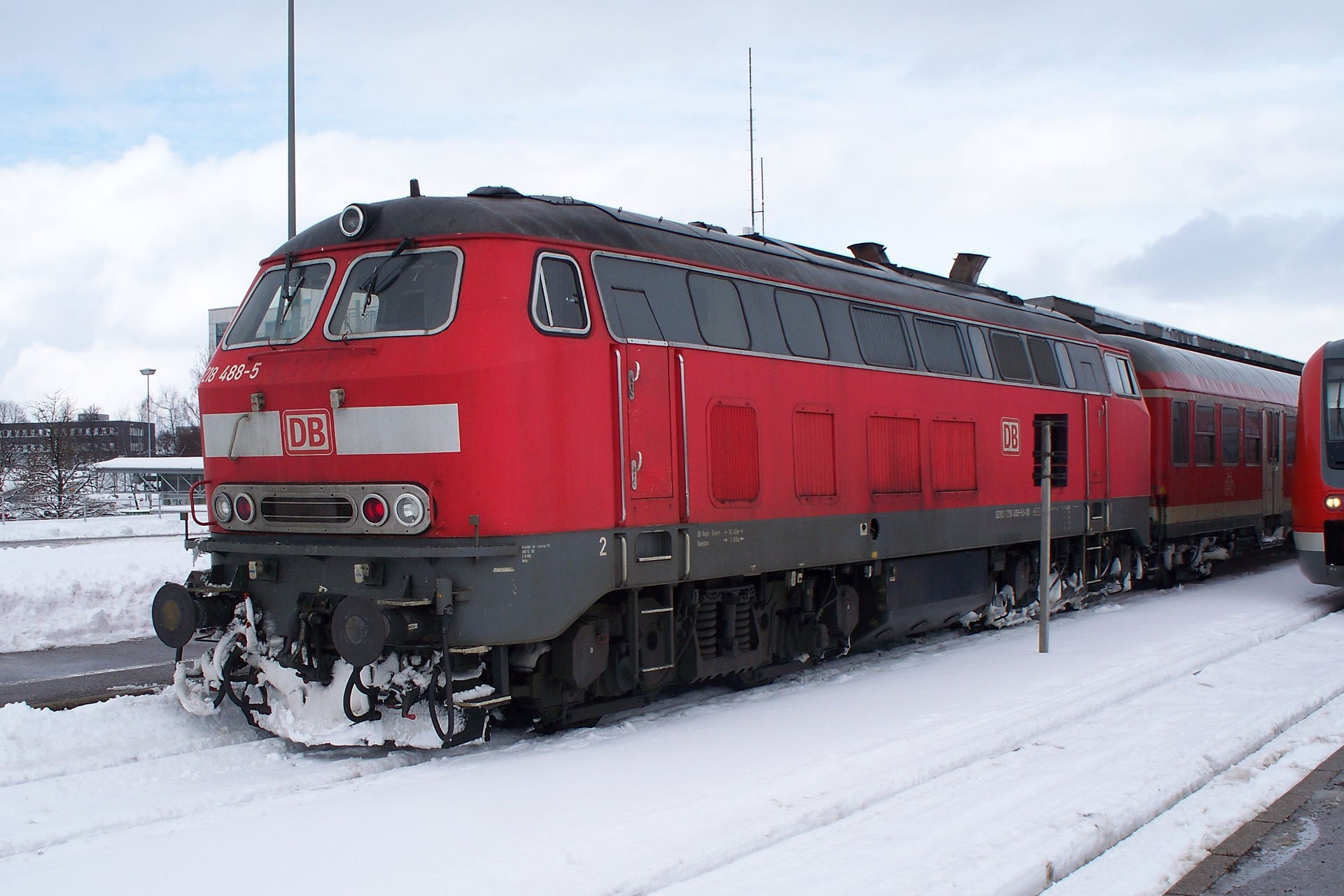 Diesellok der DB der Baureihe 218 im Bahnhof Kempten/Allgäu.