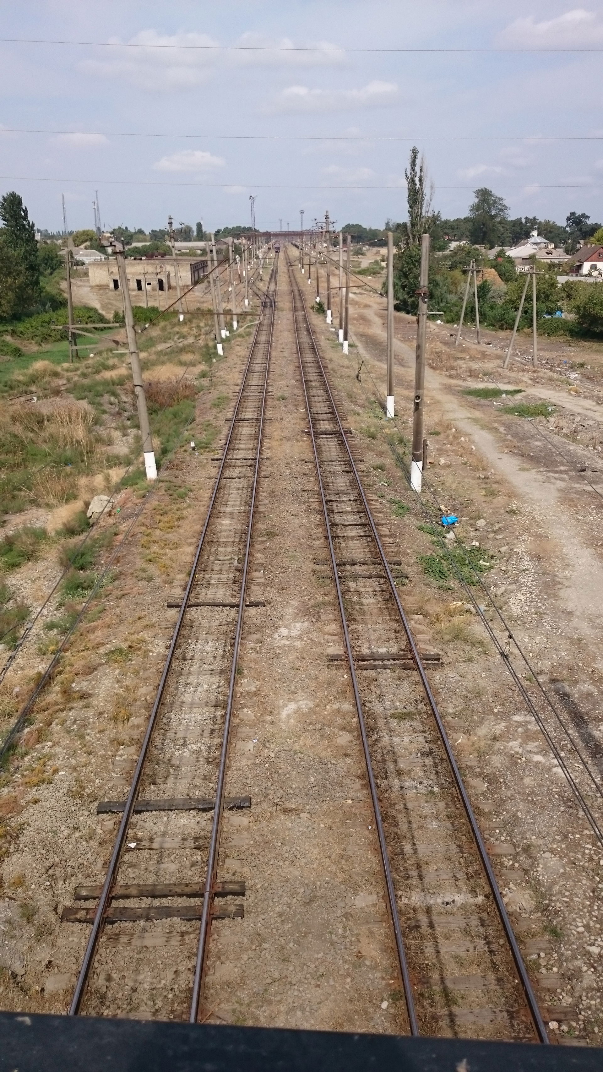 Xudat. Railway line to Yalama station