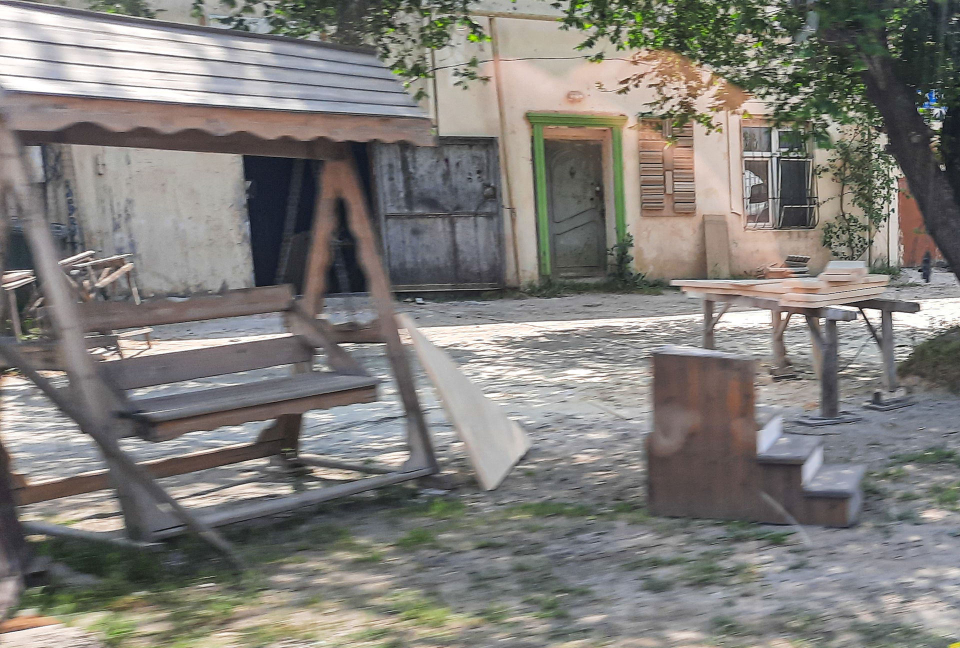 a shop for home furnitures in Zabrat