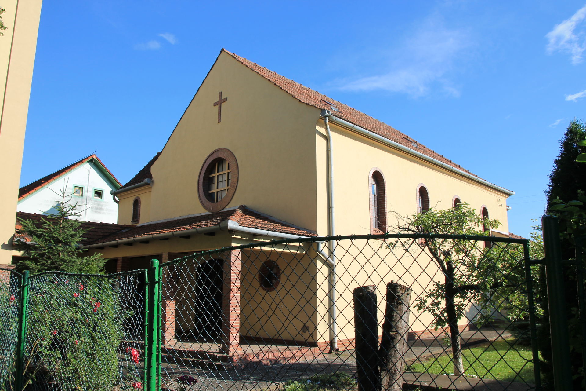 Catholic church in Bački Petrovac