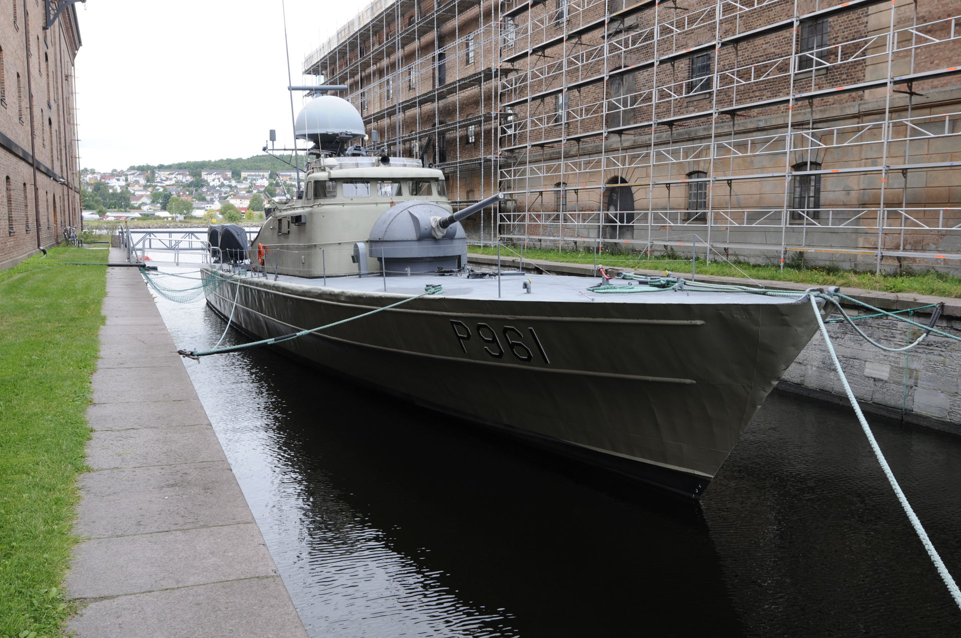 KNM «Blink» (P961) utenfor Horten marinemuseum