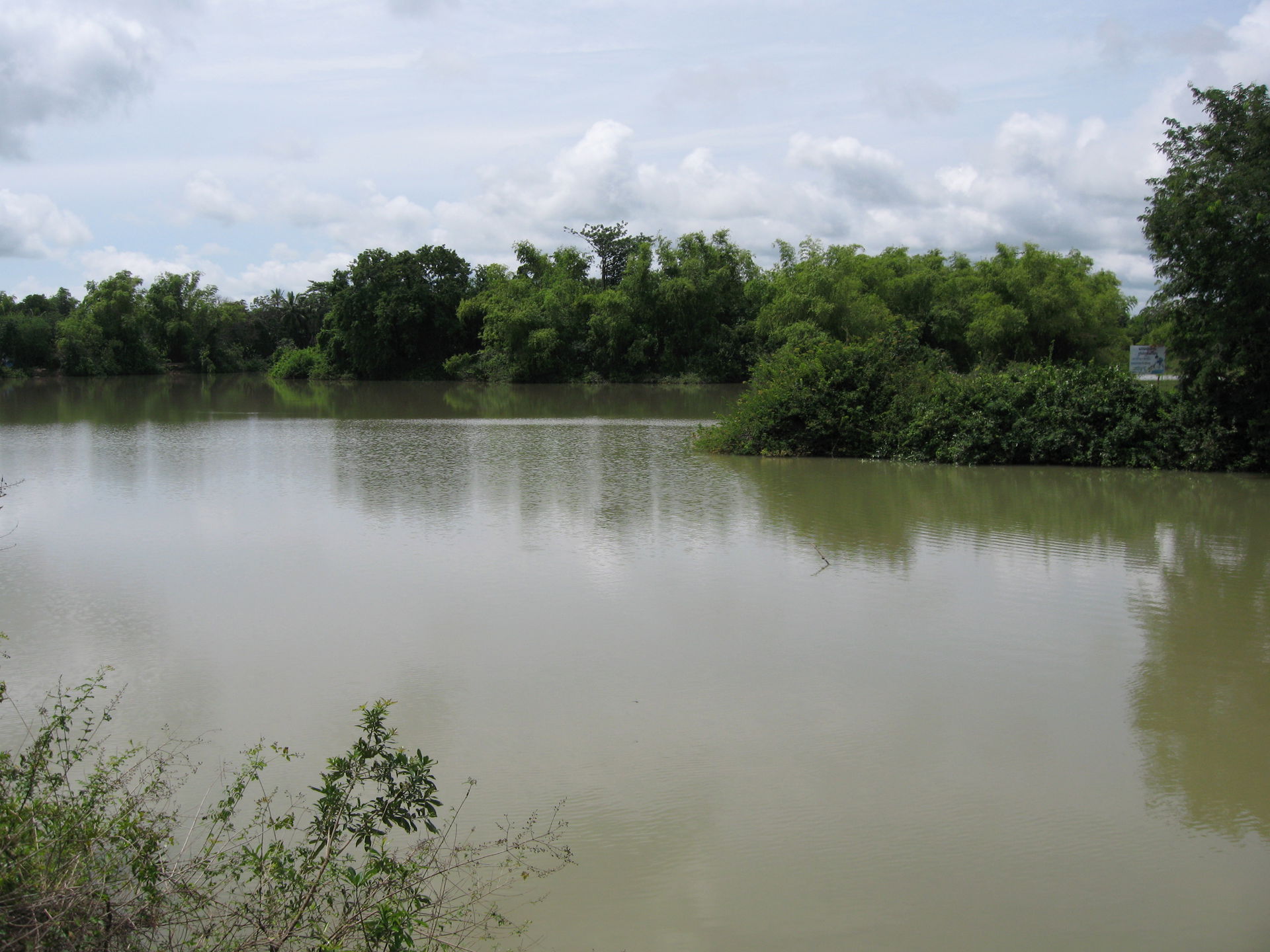 Small Lake in Serei Saophoan District, Banteay_Meanchey, Cambo…