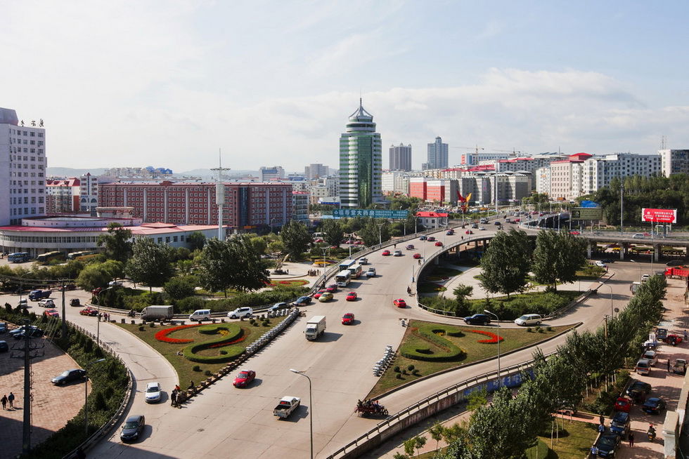 This is the Tengfei Overpass (腾飞桥), a vital communication line …