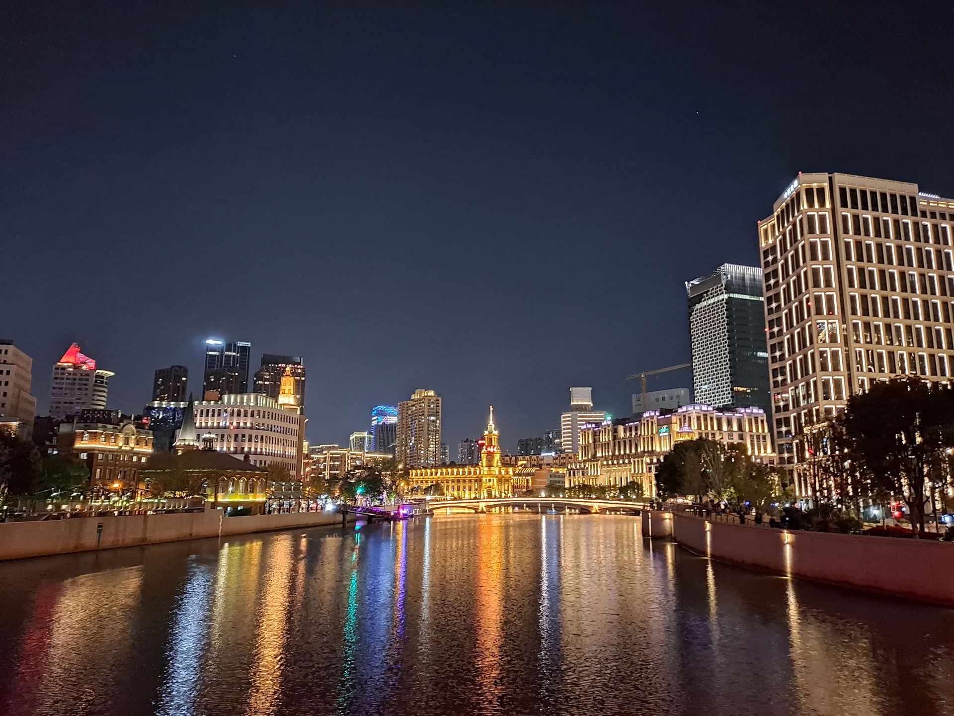 Suzhou Creek at night