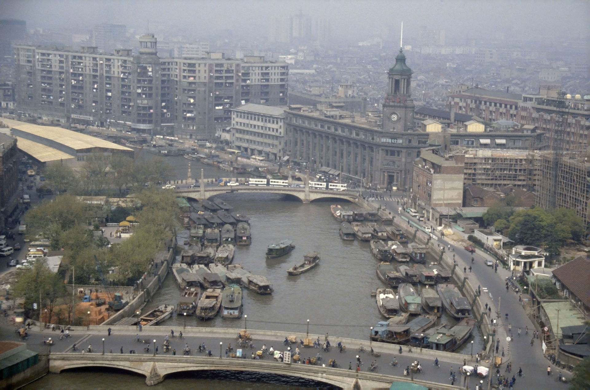 Shanghai: Suzhou Creek, view from east (Shanghai Daxia), the Ge…