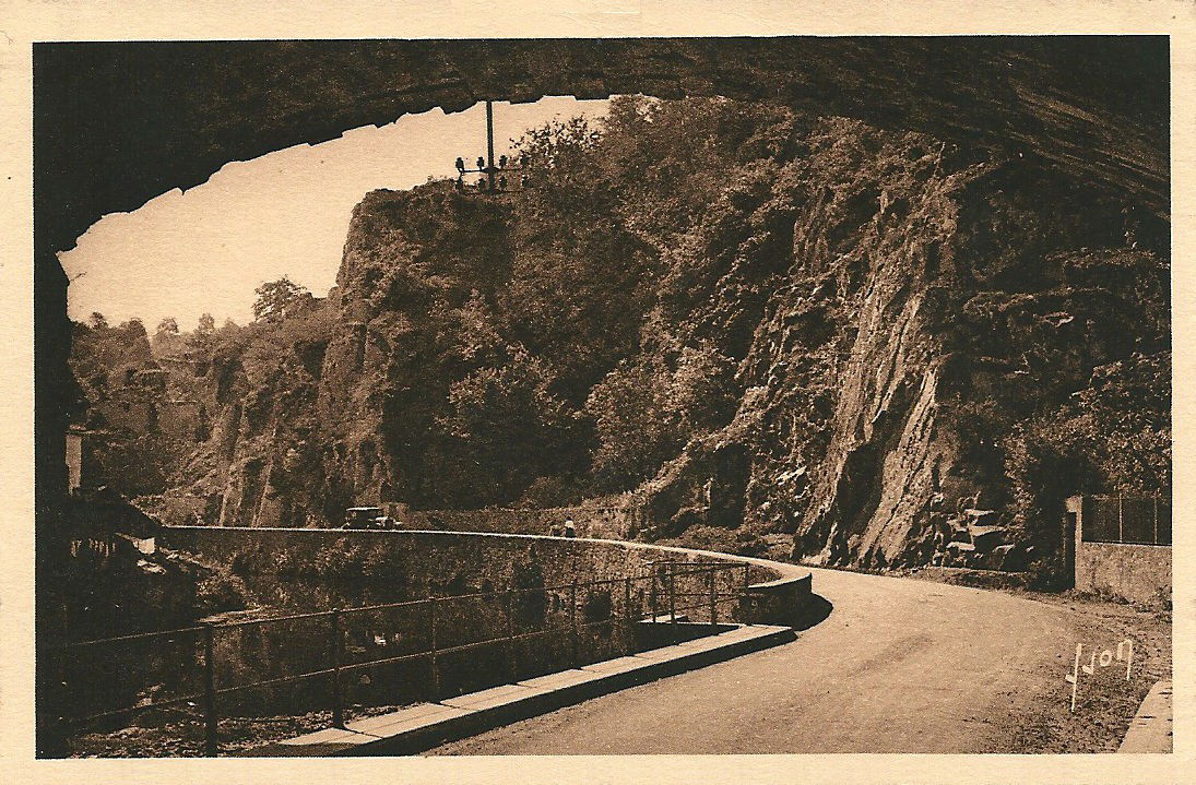 Avallon (Yonne) - Les Rochers à Cousin-le-Pont - vers 1930