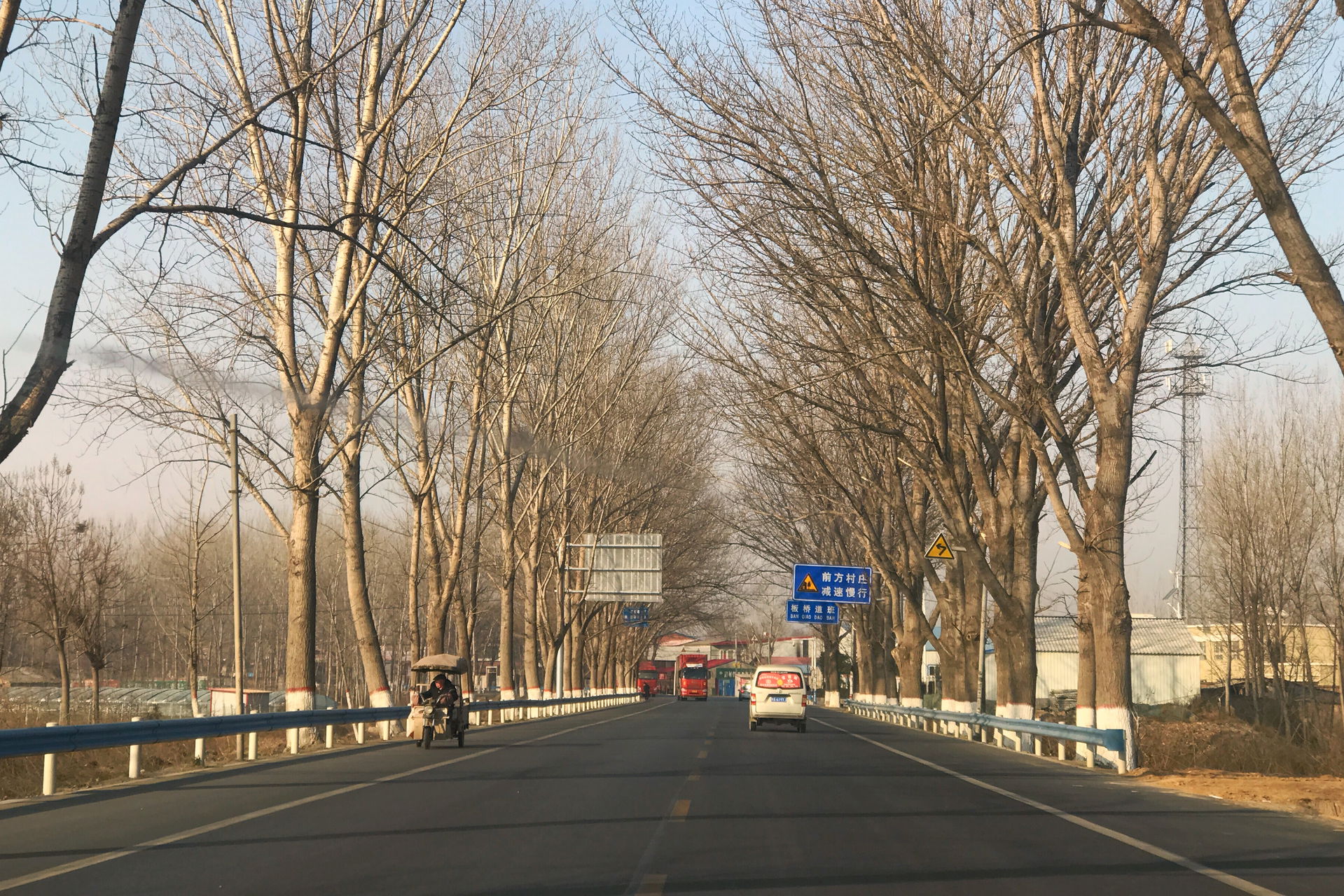 Highway G220/G310 between Zhongmu County and Kaifeng, Henan