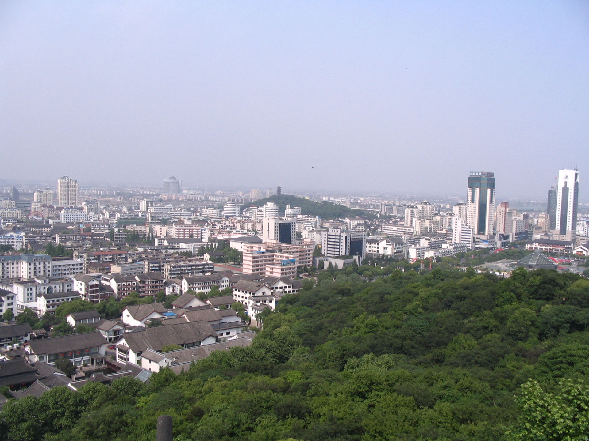 Shaoxing has a good mixture of parkland and city. And lots of p…