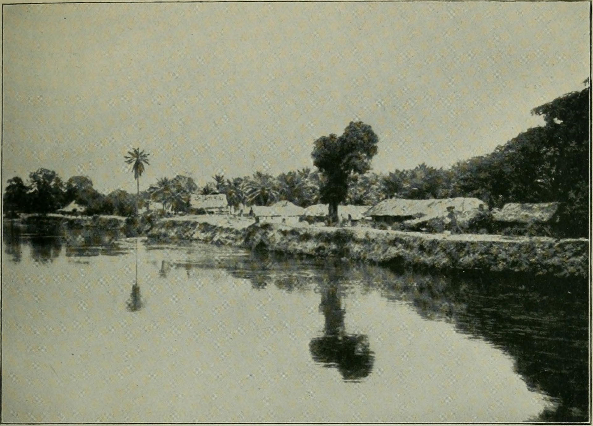 Village on the Ubangi River, south of Libenge
Identifier: fromc…