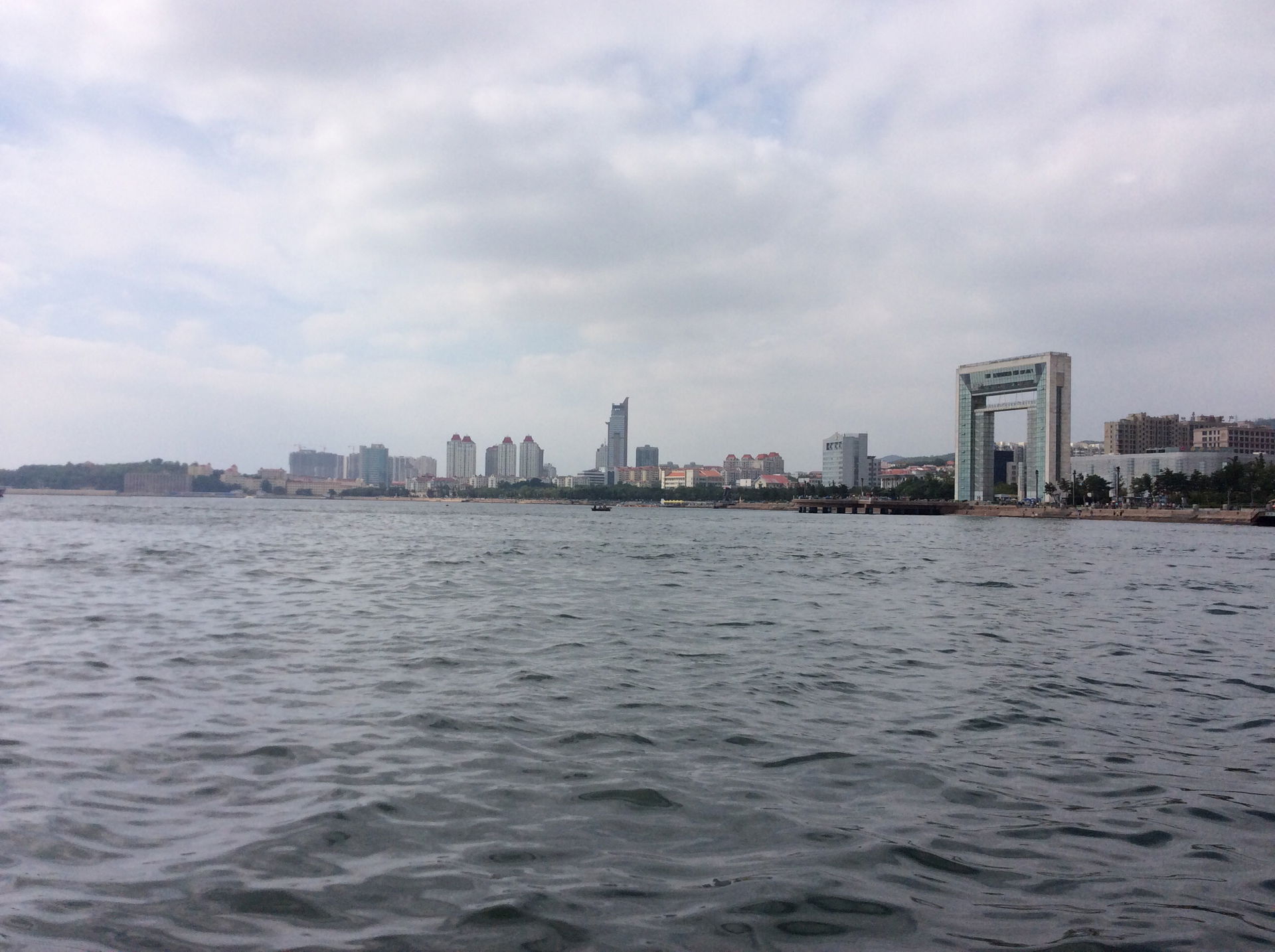 ​威海海岸远景。