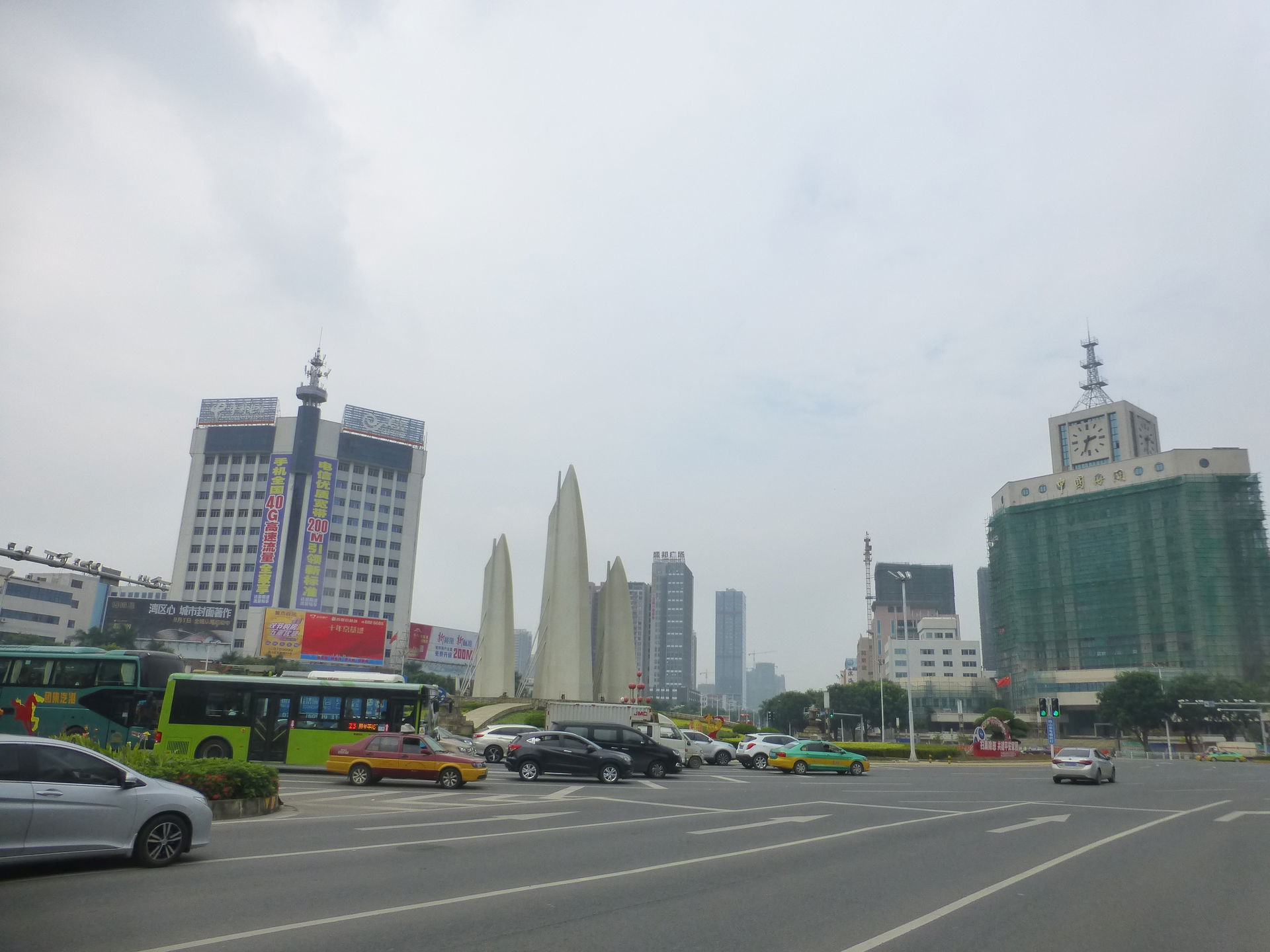 Renmin Ave, one of the main streets of Zhanjiang