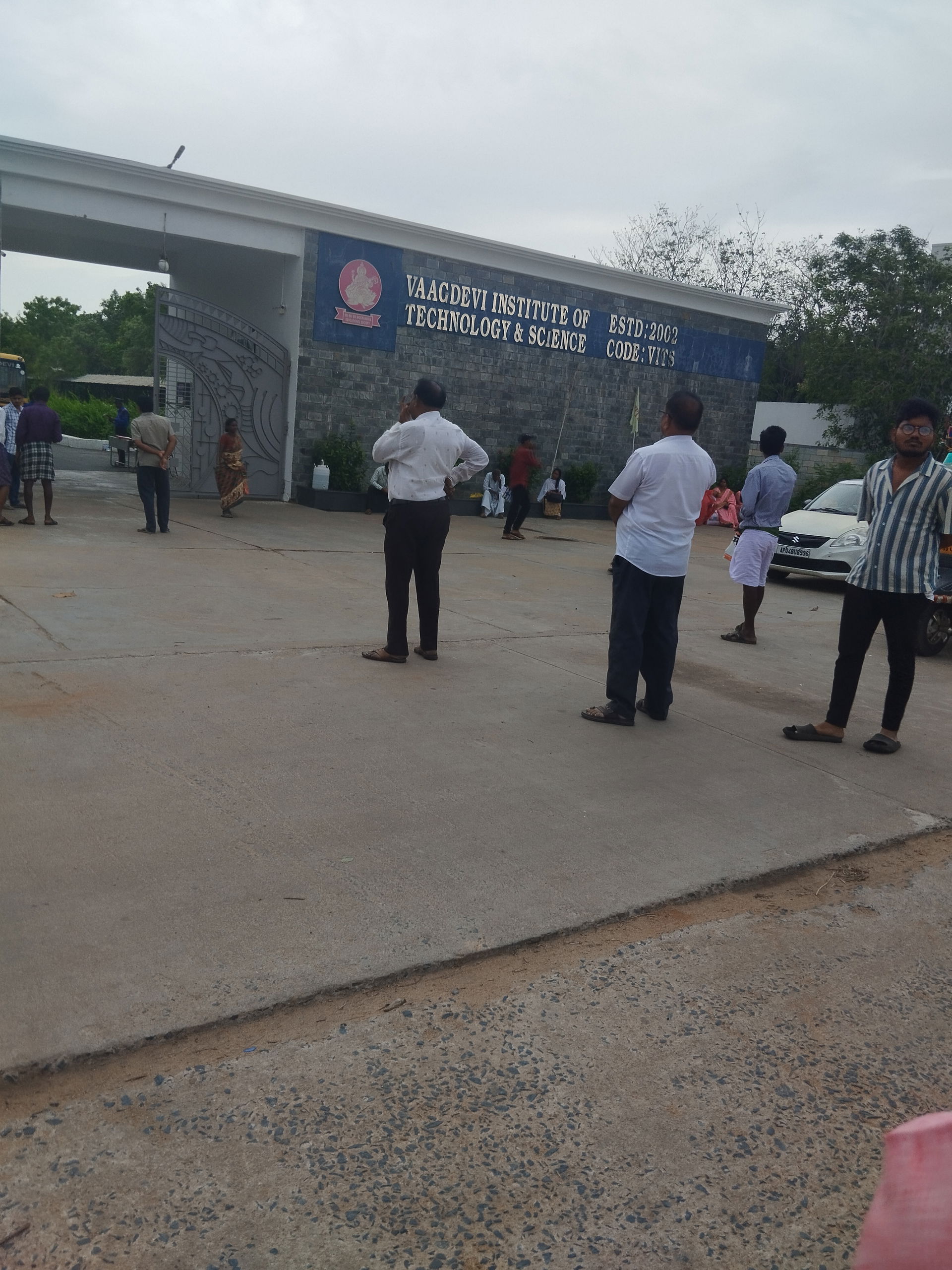 Vagdevi Institute of technology and science, Proddatur. Main ga…