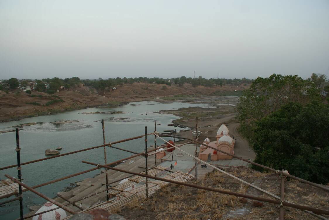 Temple at Tapi River in Burhanpur